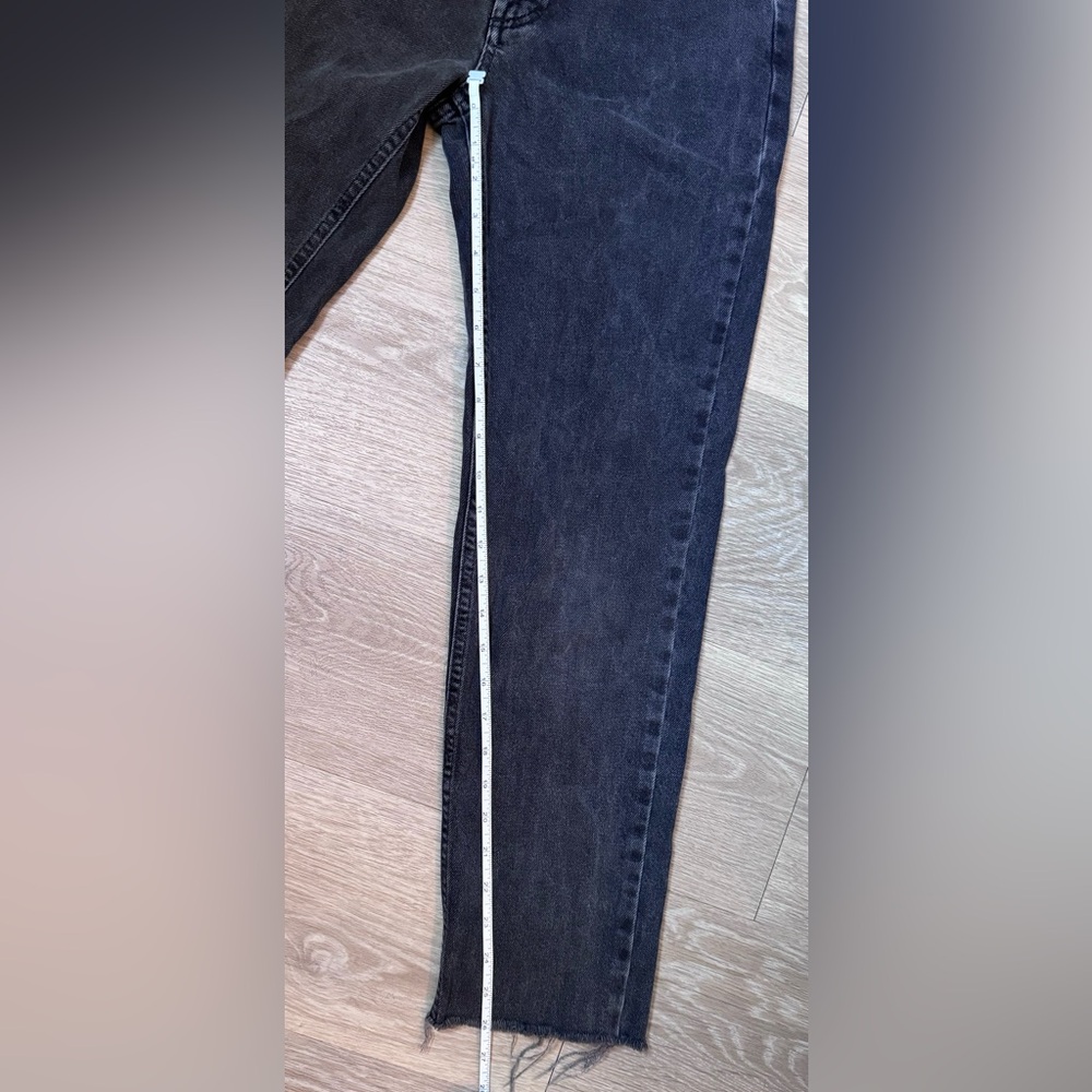BDG Black Washed Mom Jeans Raw Hem High Waist Size 24 - Picture 4 of 5